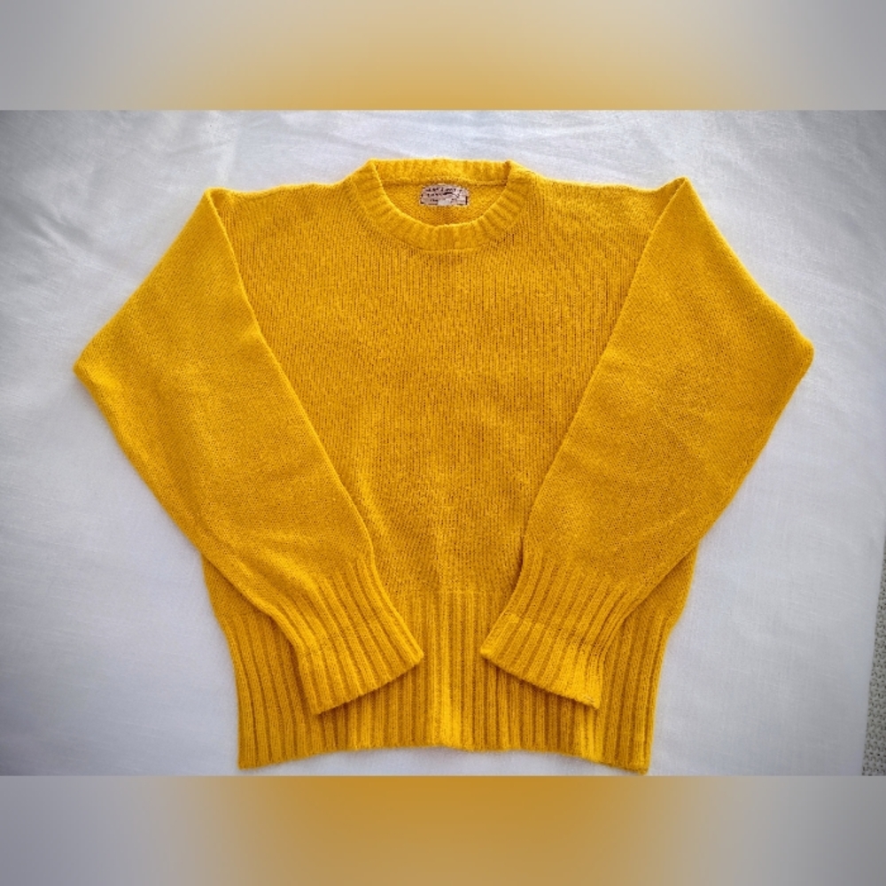 Vintage Early 1990's Bright Yellow Sweater Men's Size 40 EUC Made in USA